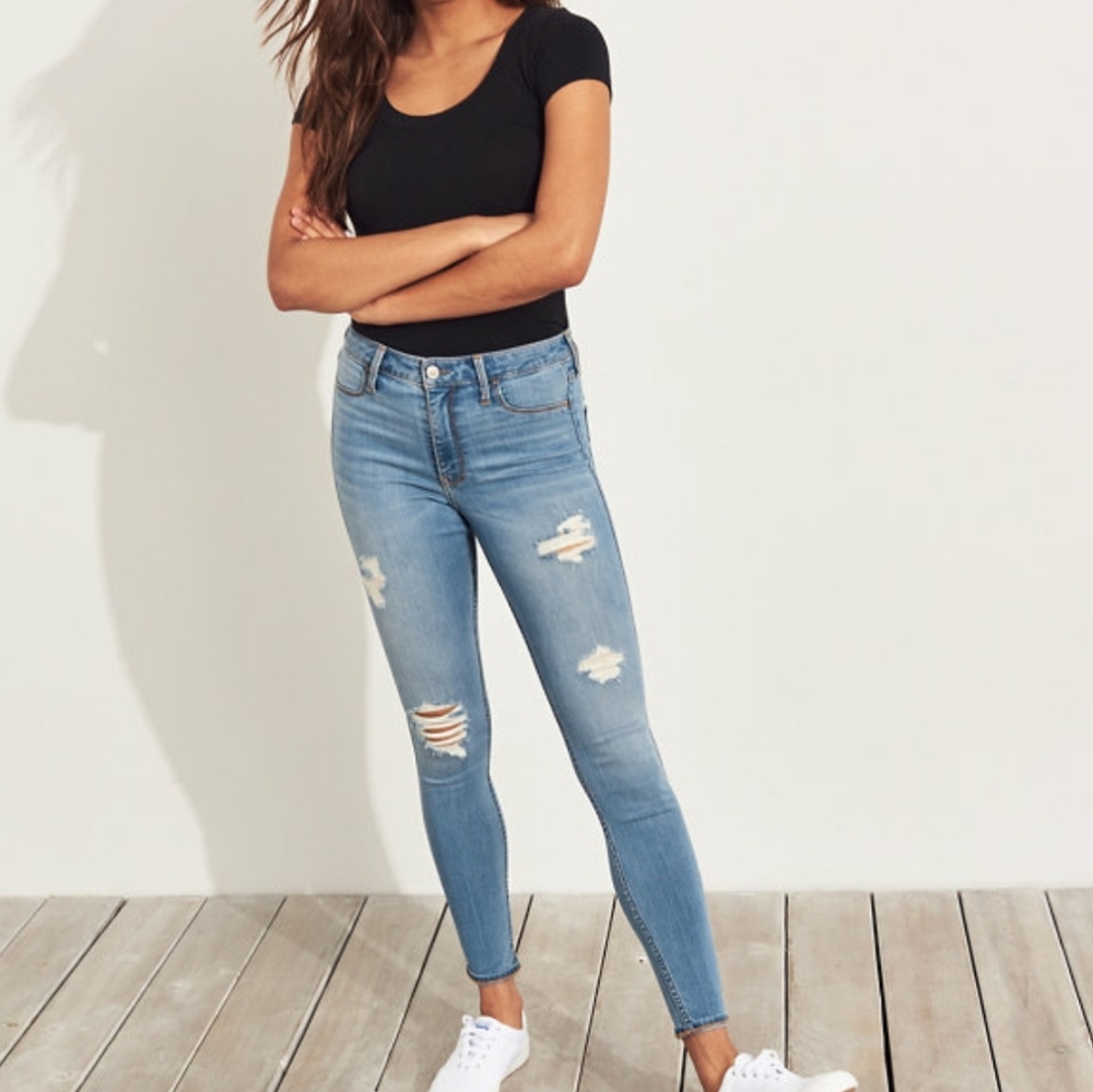Hollister | Distressed High Rise Jean Legging